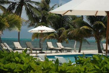 هتل Victoria House Resort & Spa