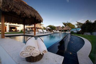 هتل Victoria House Resort & Spa