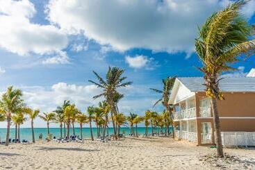 هتل Viva Fortuna Beach By Wyndham, A Trademark All Inclusive