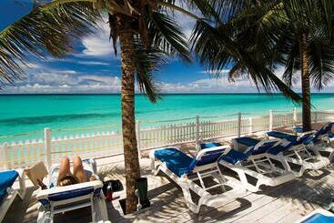 استراحتگاه Butterfly Beach
