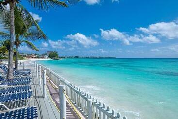 استراحتگاه Butterfly Beach