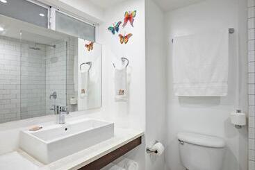 استراحتگاه Butterfly Beach