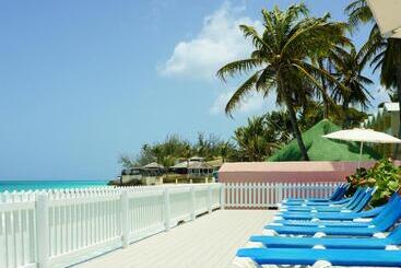 استراحتگاه Butterfly Beach