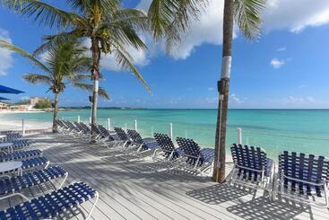 استراحتگاه Butterfly Beach