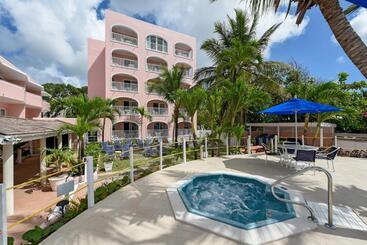 استراحتگاه Butterfly Beach