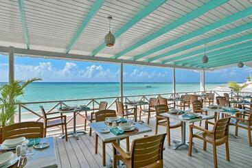 استراحتگاه Butterfly Beach