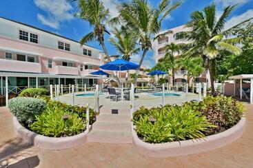 استراحتگاه Butterfly Beach