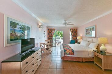 استراحتگاه Butterfly Beach