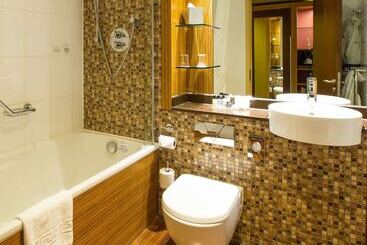 Ashford International Hotel & Spa