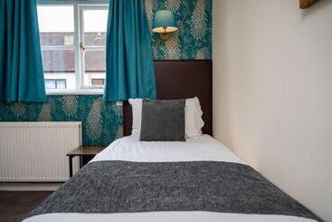 Bell Hotel By Greene King Inns