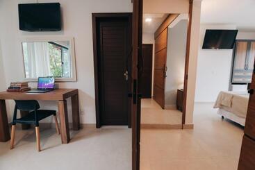 هتل Angra Boutique