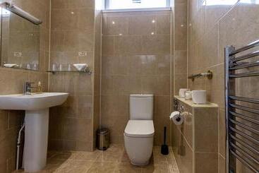 هتل Atholl Villa Guest House