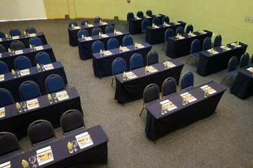 ホテル Golden Park Internacional Foz & Convenções