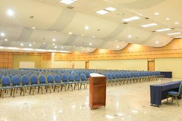 ホテル Golden Park Internacional Foz & Convenções