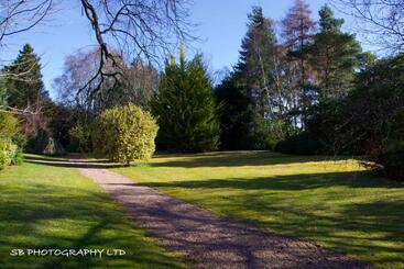 هتل Inverness Lochardil House