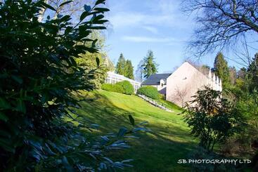 هتل Inverness Lochardil House