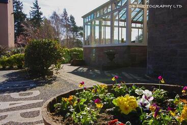 هتل Inverness Lochardil House