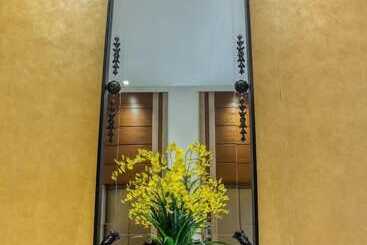 Roochelle Hotel By Nobile