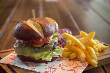 هتل The Balavoulin   Pub With Rooms