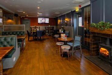 هتل The Balavoulin Pub With Rooms