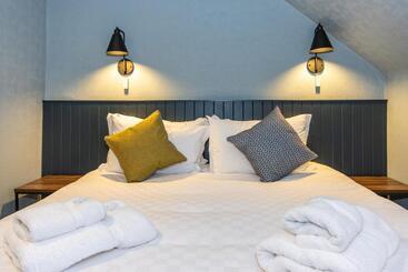 هتل The Balavoulin   Pub With Rooms