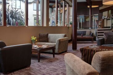 هتل Lake District Castle Inn