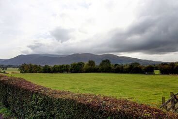 هتل Lake District Castle Inn