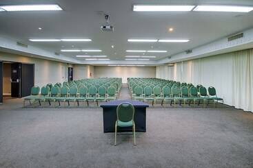 هتل Victoria Villa Curitiba By Nacional Inn