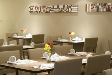 هتل Victoria Villa Curitiba By Nacional Inn
