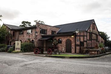 هتل Bredbury Hall