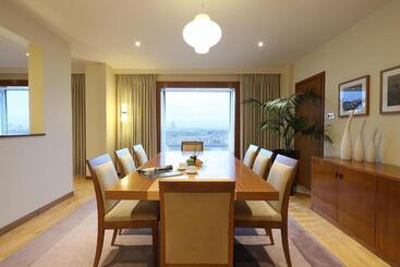 هتل Canary Riverside Plaza