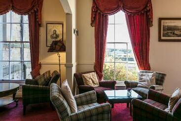 هتل Ednam House