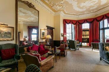 هتل Ednam House