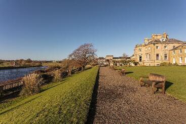 هتل Ednam House