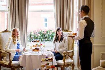 Hotel Egerton House
