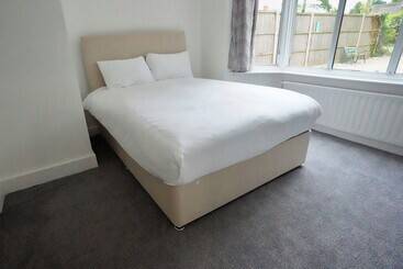 هتل Gatwick Birchwood Lodge