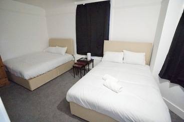 هتل Gatwick Birchwood Lodge