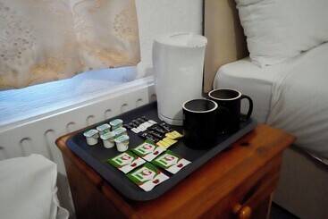 هتل Gatwick Birchwood Lodge