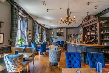 هتل Rooms By Bistrot Pierre At The Crescent Inn