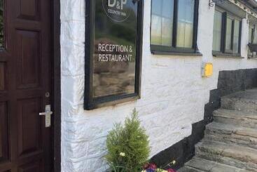 هتل The Dog & Partridge Country Inn