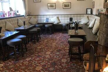 هتل The Dog & Partridge Country Inn