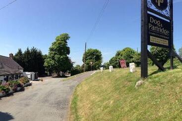 هتل The Dog & Partridge Country Inn