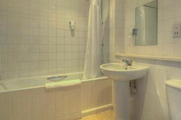 هتل The White Hart Inn By Greene King Inns