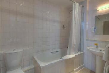 هتل The White Hart Inn By Greene King Inns
