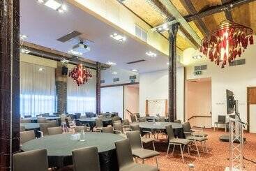 Novotel Cardiff Centre