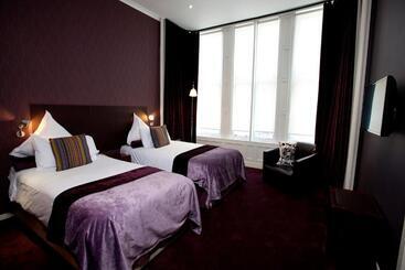 Carmelite Hotel; Bw Signature Collection