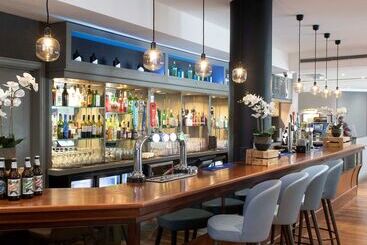 هتل Doubletree By Hilton  Swindon