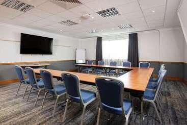 هتل Doubletree By Hilton  Swindon