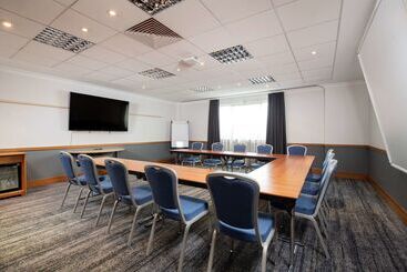 هتل Doubletree By Hilton  Swindon
