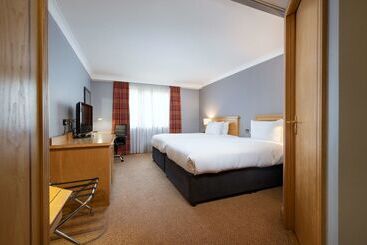 هتل Doubletree By Hilton  Swindon
